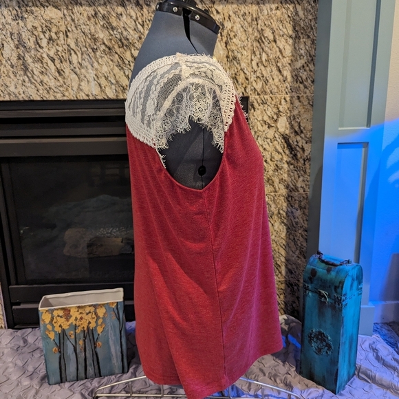 Burgundy and white lace yoke raglan top - XL - Picture 7 of 7
